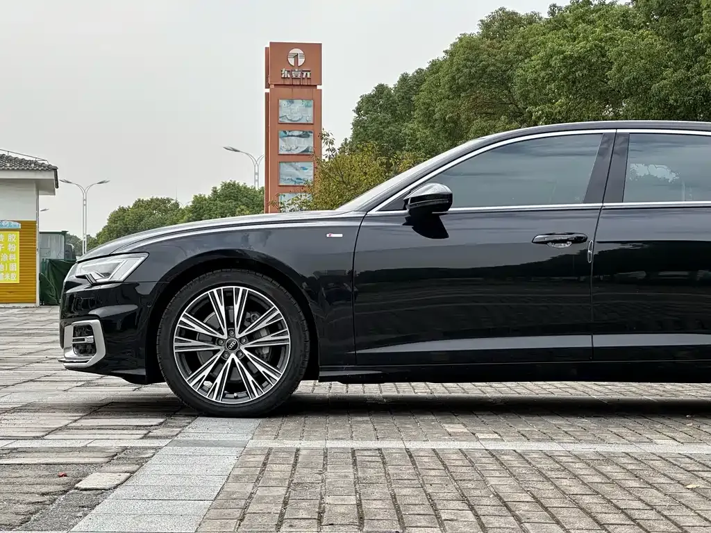 Audi A6L — фото 5