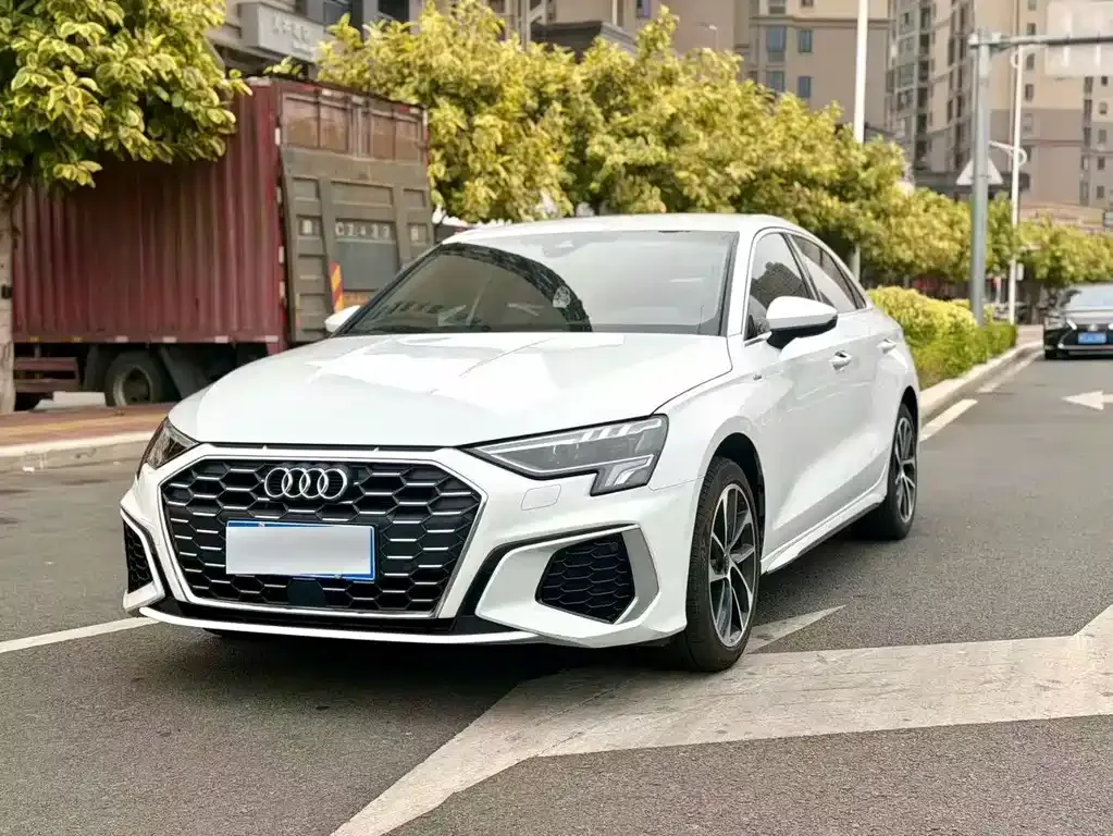 Audi A3 2024 из CN, фото 1