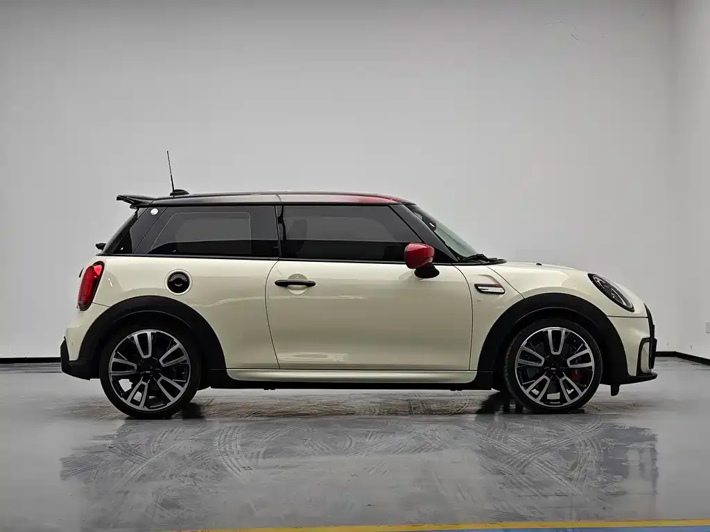 MINI JCW (John Cooper Works) — фото 10