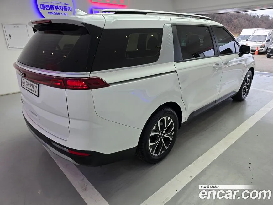 Kia Carnival — фото 2