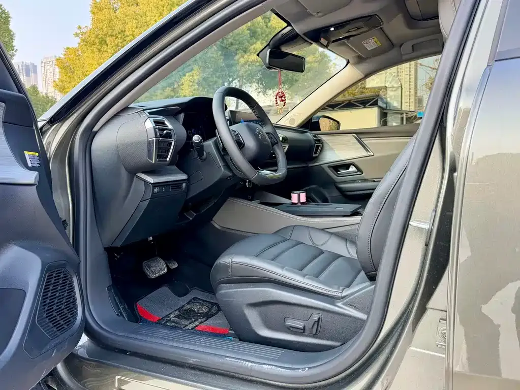 Citroen C5 X 2025 из CN, фото 8