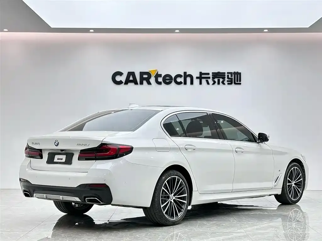 BMW 5 Series — фото 7