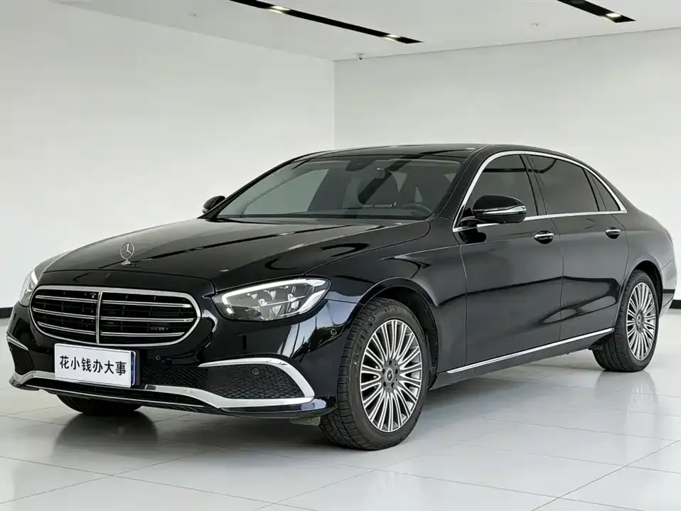 Mercedes-Benz E-Class — фото 1