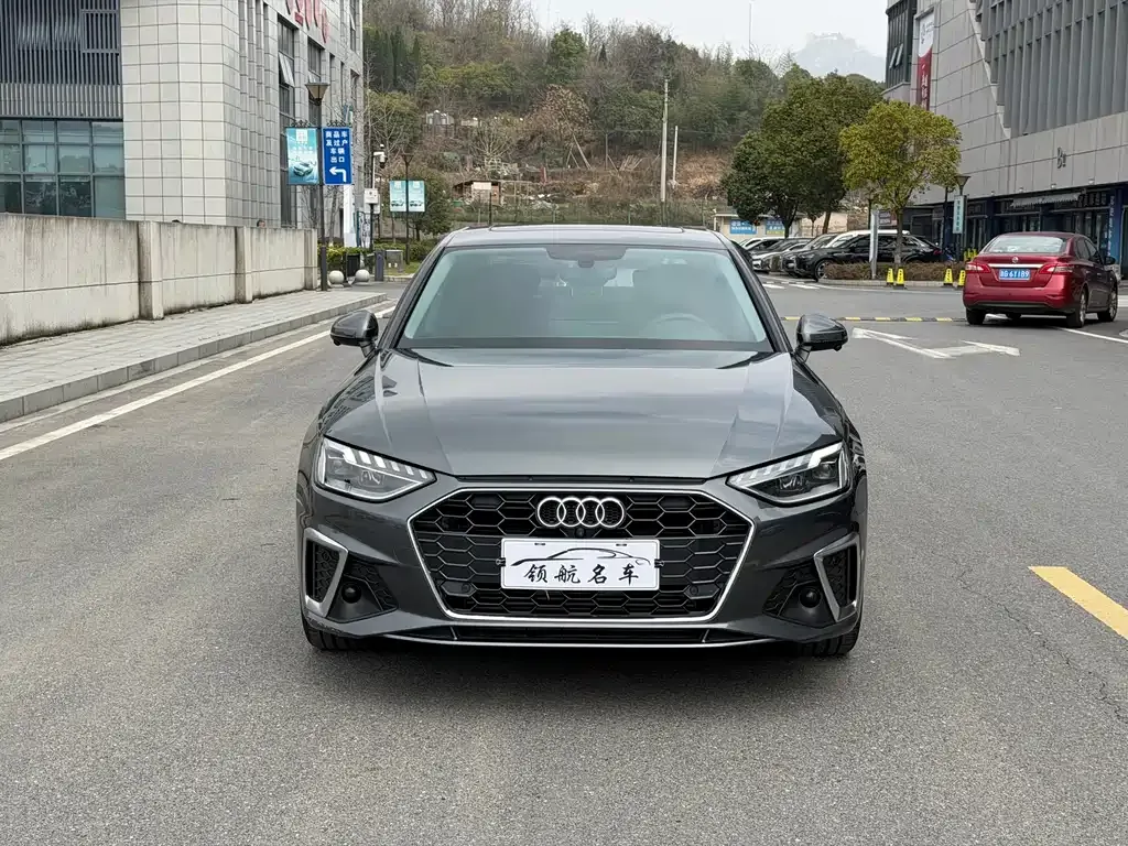 Audi A4L 2021 из CN, фото 5