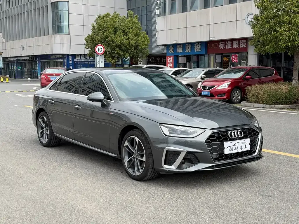 Audi A4L 2021 из CN, фото 10