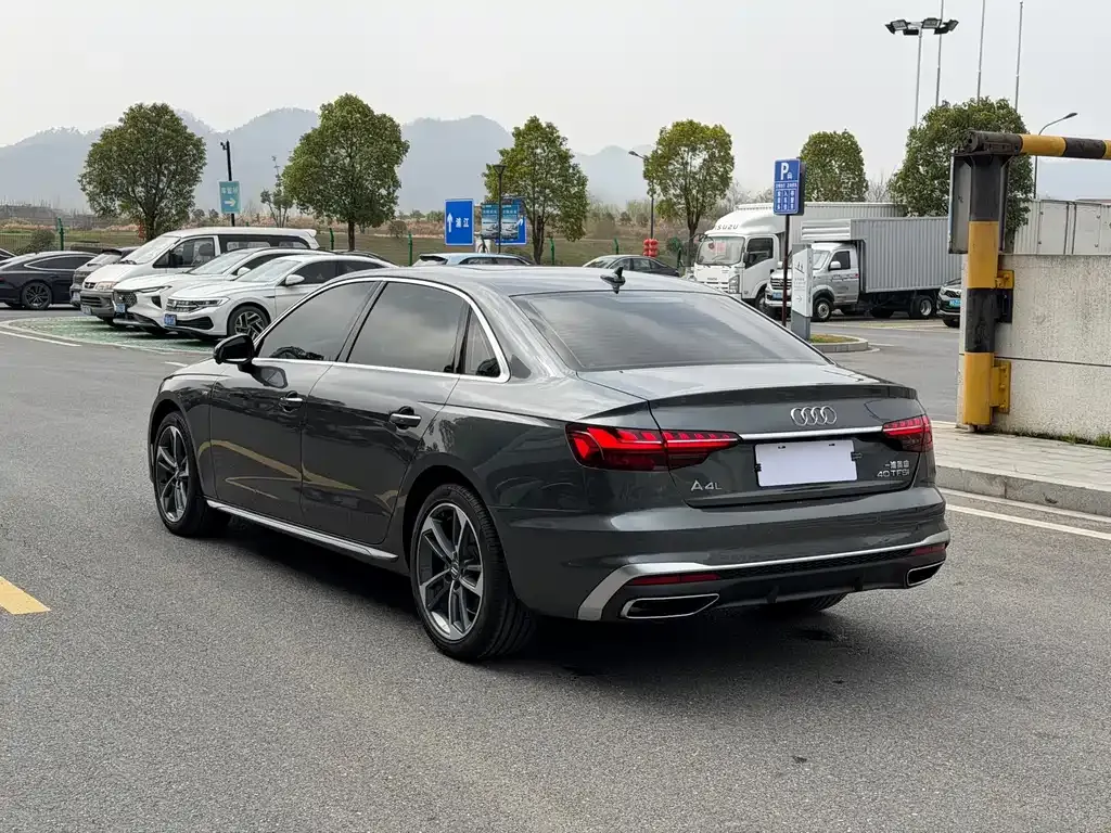 Audi A4L 2021 из CN, фото 8