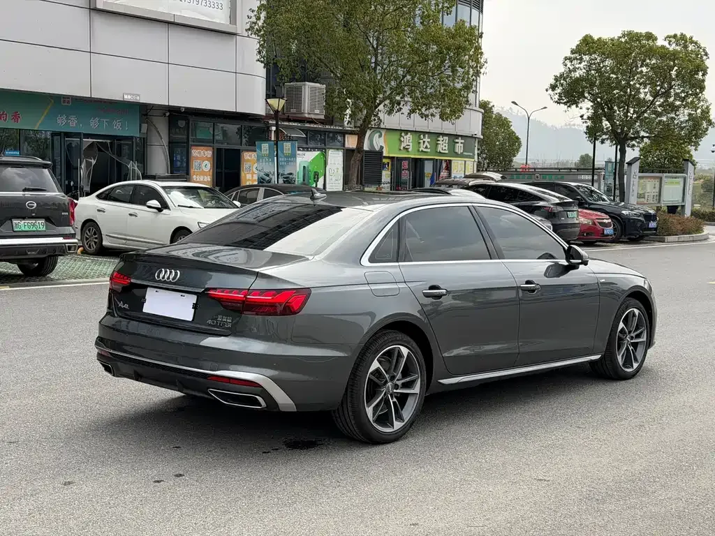 Audi A4L 2021 из CN, фото 6