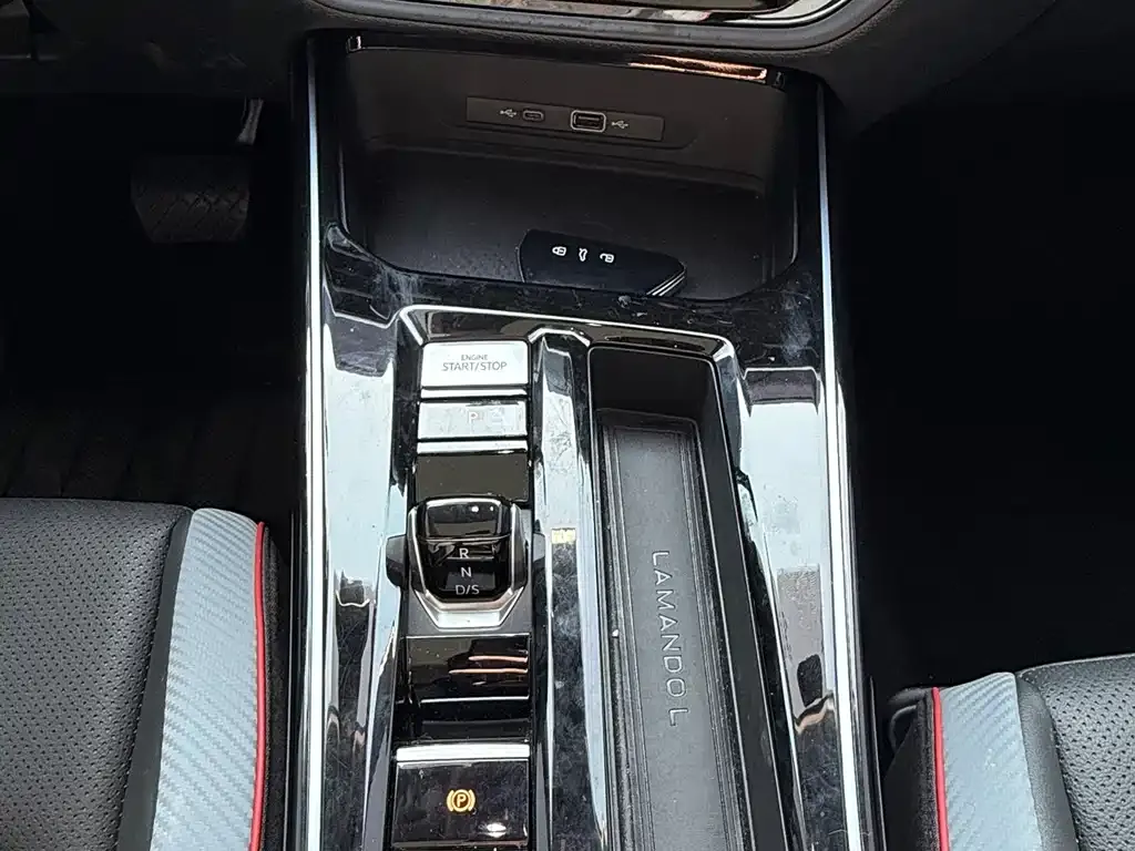 Volkswagen Lamando 2024 из CN, фото 3