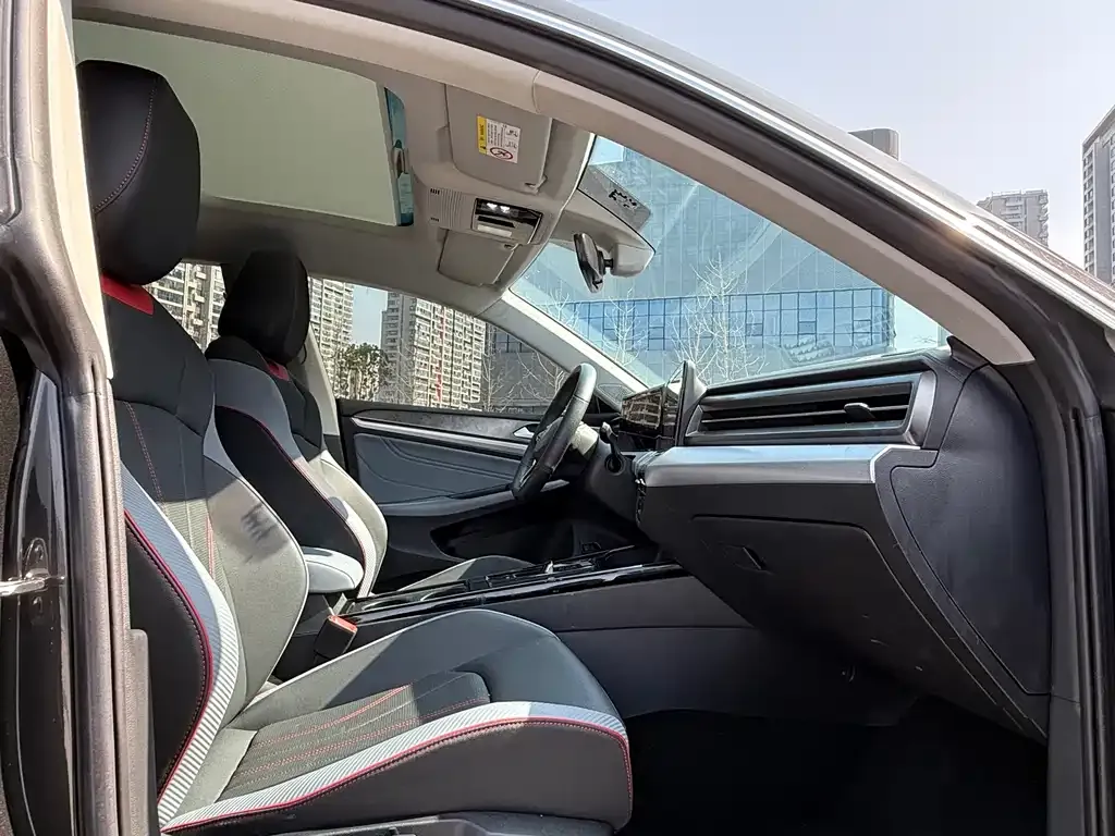Volkswagen Lamando 2024 из CN, фото 4