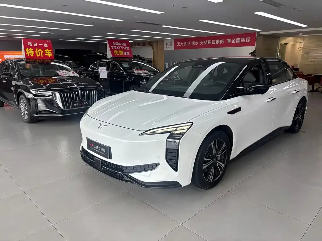 Hongqi EH7 — фото 1