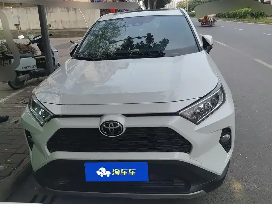 Toyota RAV4 — фото 9
