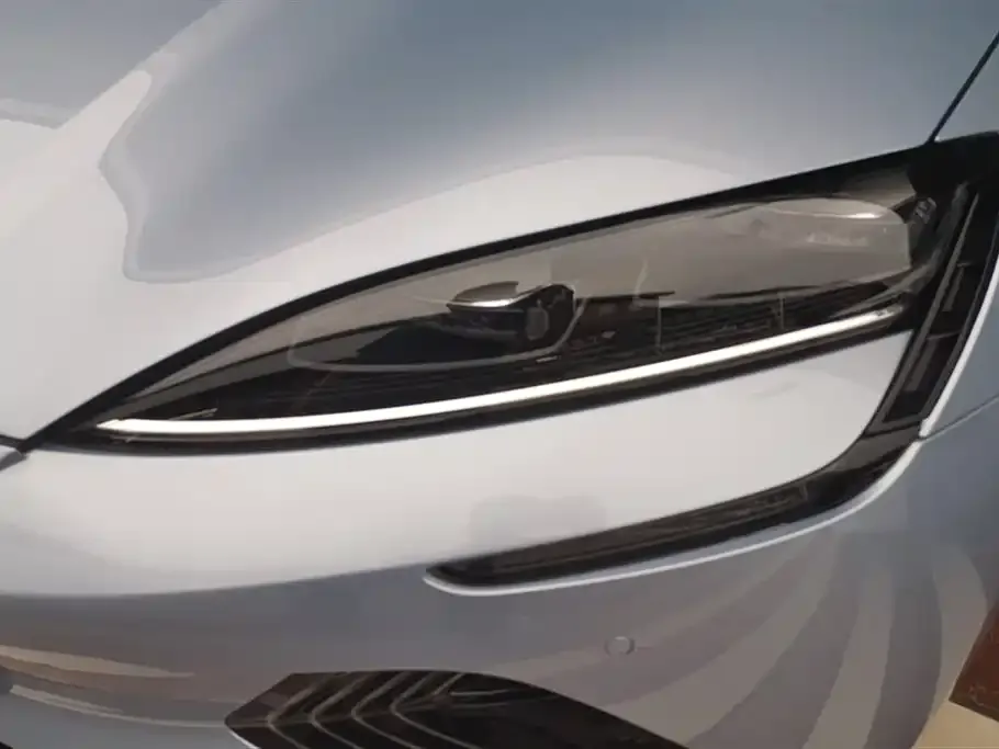 BYD Seal — фото 10