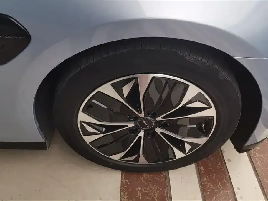 BYD Seal — фото 3