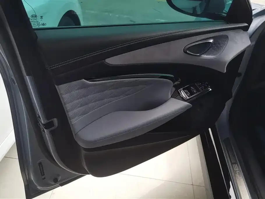 BYD Seal — фото 4