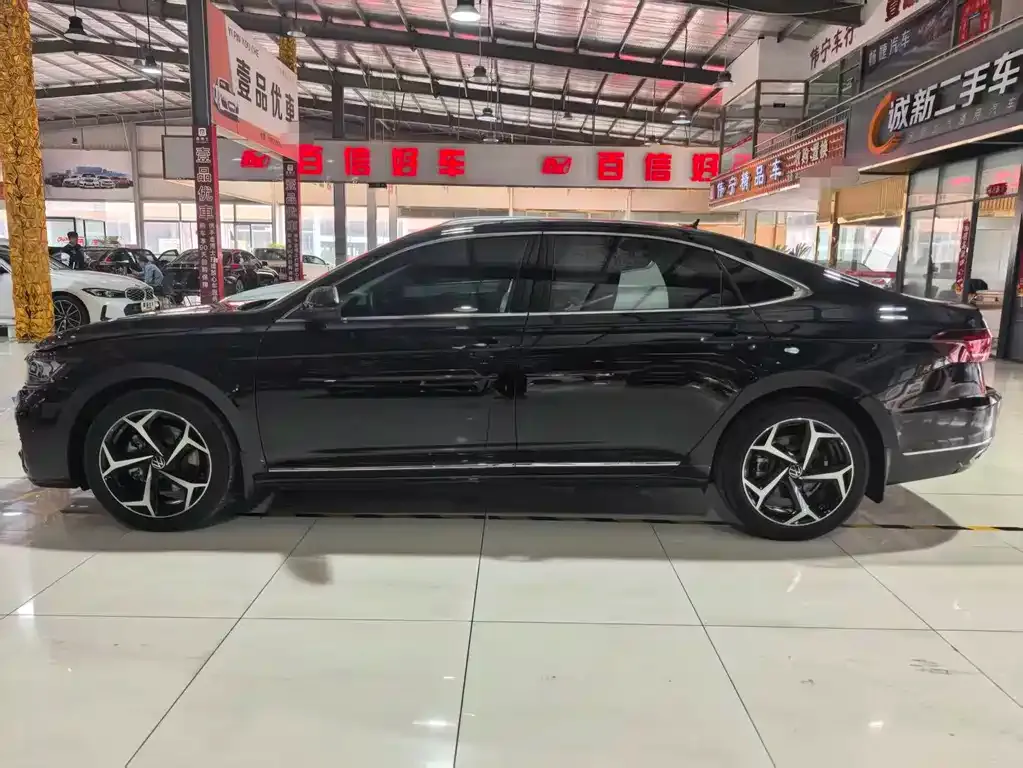 Volkswagen Passat — фото 6