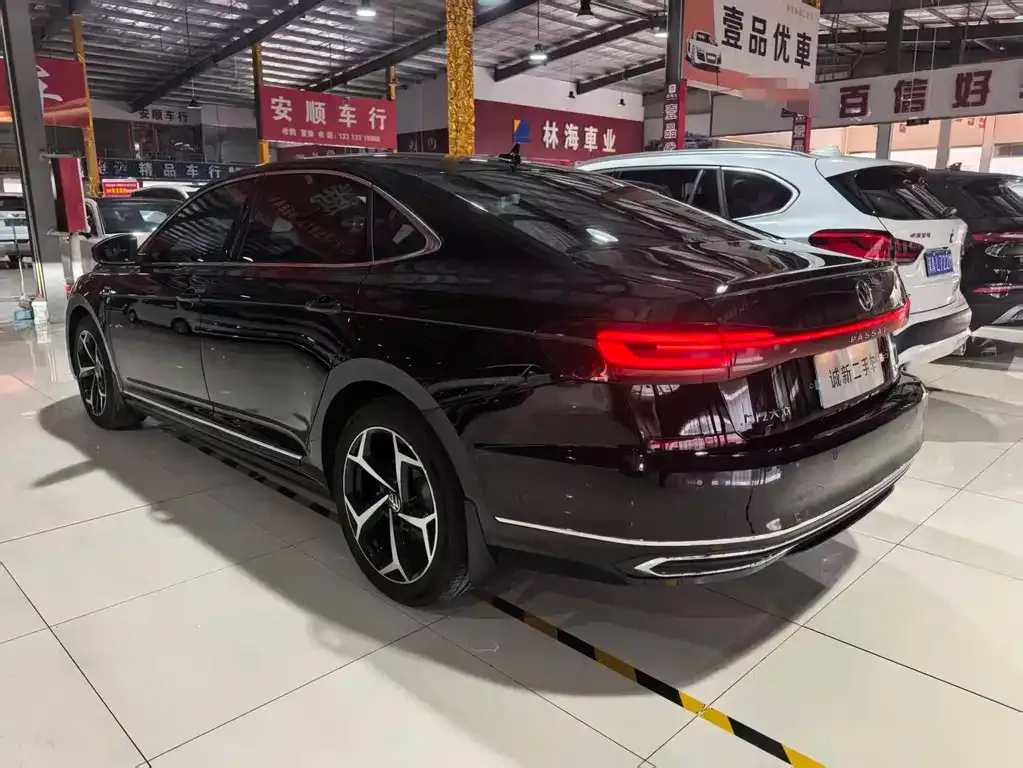 Volkswagen Passat — фото 8