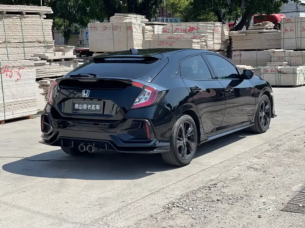 Honda Civic — фото 7