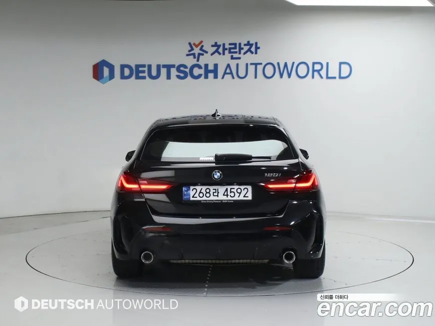 BMW 1-Series 2023 из KR, фото 3