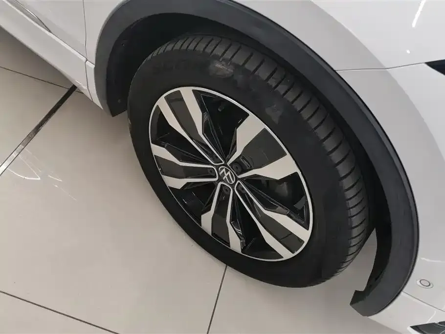 Volkswagen Tiguan L 2022 из CN, фото 7