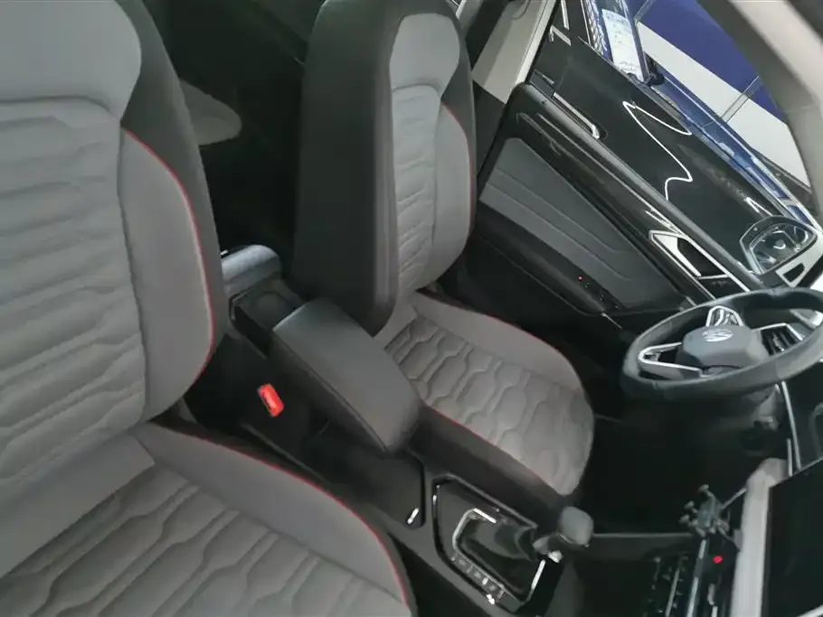 Volkswagen Tiguan L 2022 из CN, фото 4