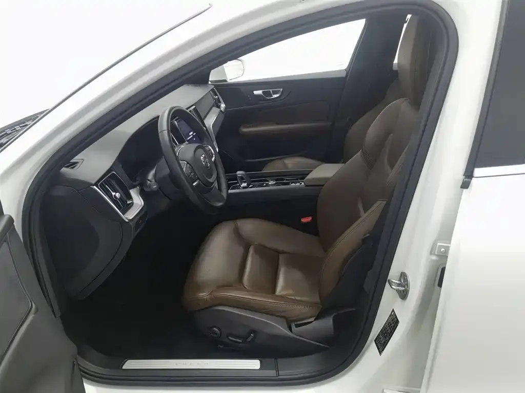 Volvo S60 2023 из CN, фото 10