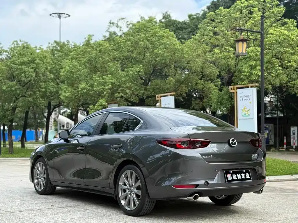 Mazda 3 Axela — фото 5