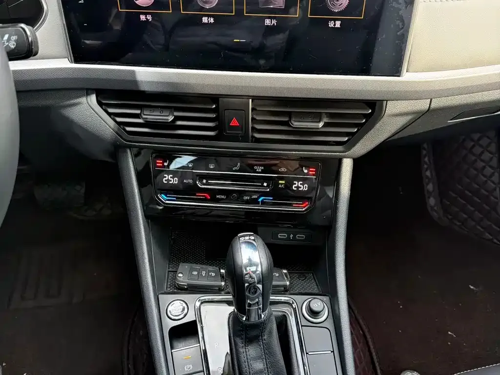 Volkswagen Bora 2022 из CN, фото 10