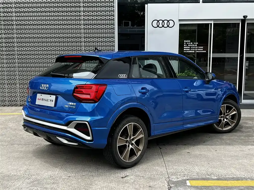 Audi Q2L — фото 7