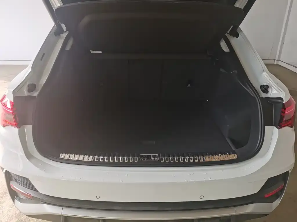 Audi Q3 Sportback 2021 из CN, фото 4