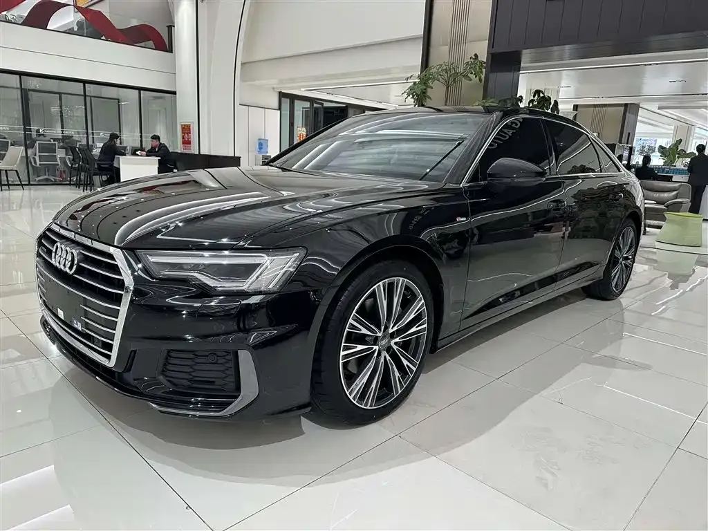 Audi A6L — фото 1