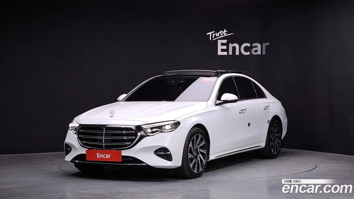 Mercedes-Benz E-Class — фото 1