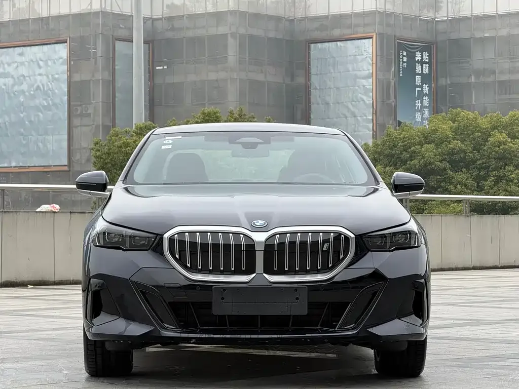 BMW i5 — фото 7