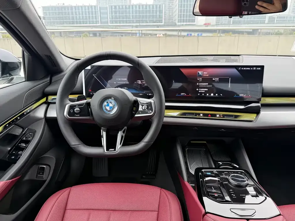 BMW i5 — фото 3