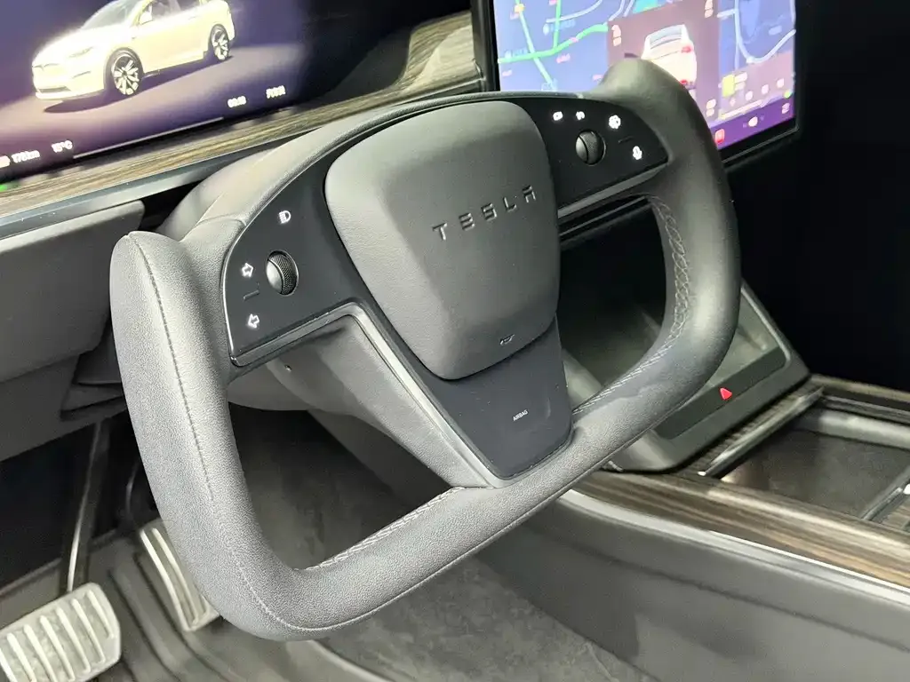 Tesla Model X — фото 5