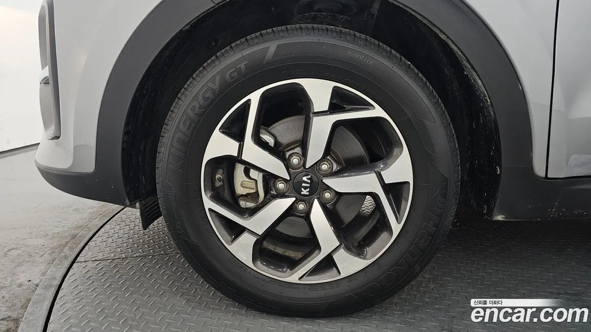 Kia Sportage — фото 9