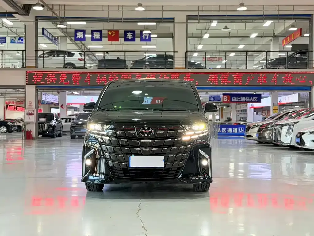 Toyota Vellfire — фото 2