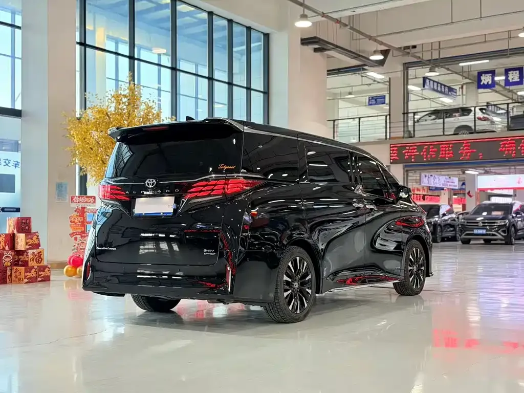 Toyota Vellfire — фото 6