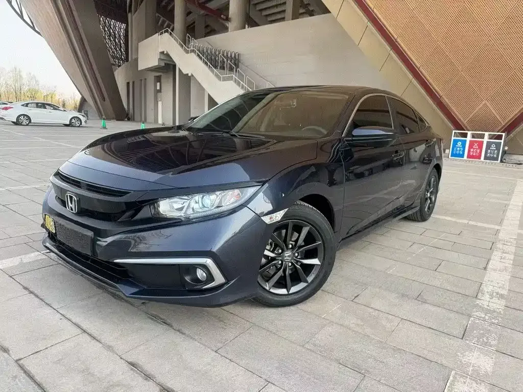 Honda Civic — фото 1