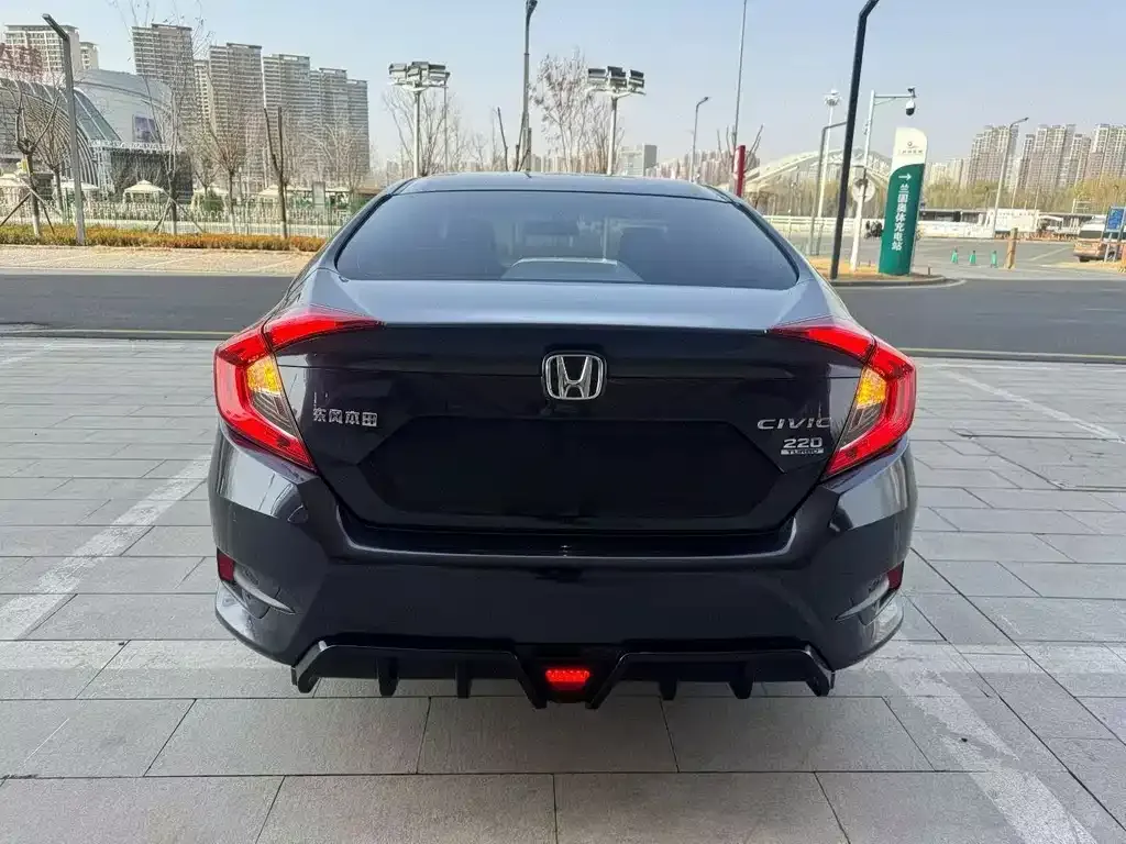 Honda Civic — фото 7