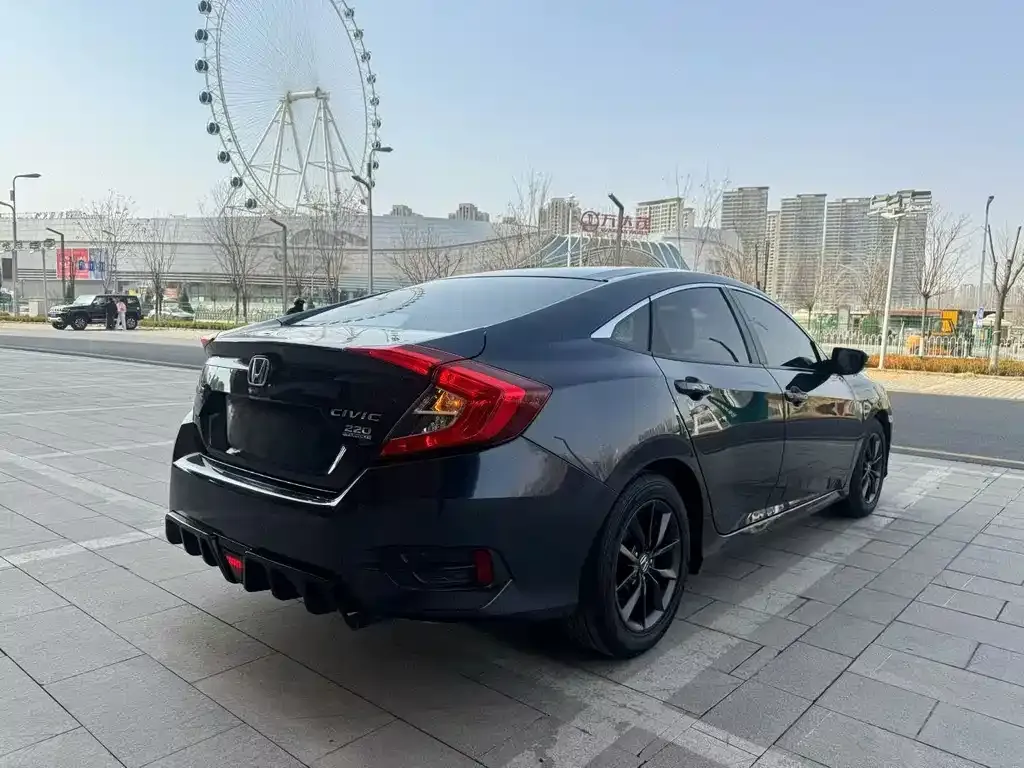 Honda Civic — фото 8