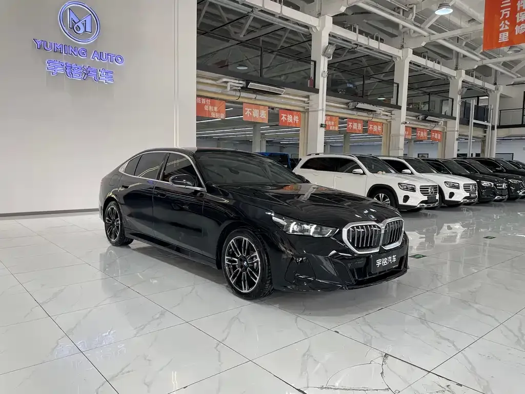 BMW 5 Series — фото 10