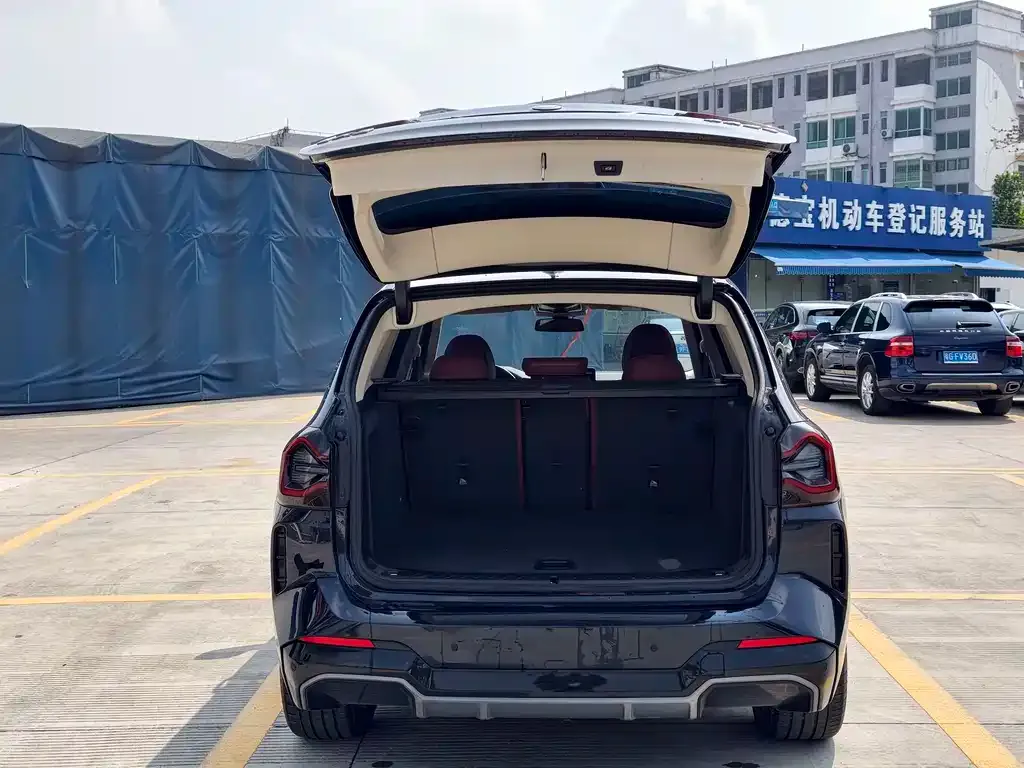 BMW iX3 2023 из CN, фото 3