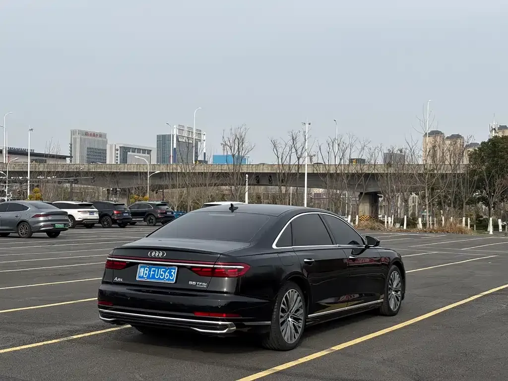 Audi A8 2024 из CN, фото 8