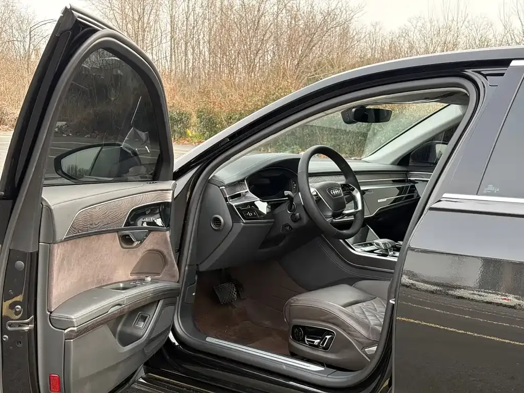 Audi A8 2024 из CN, фото 5
