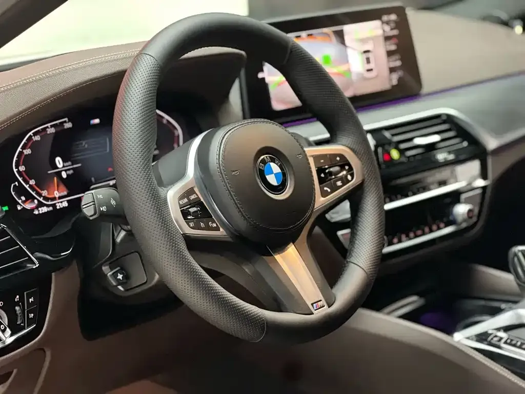 BMW 5 Series — фото 2