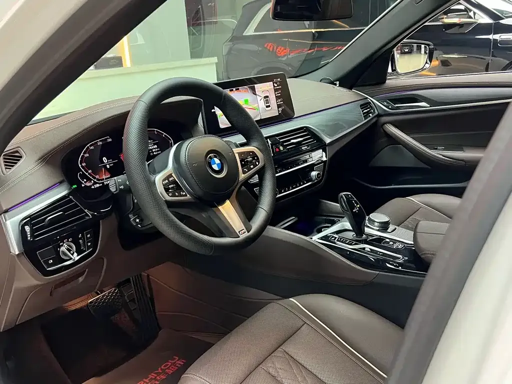 BMW 5 Series — фото 10