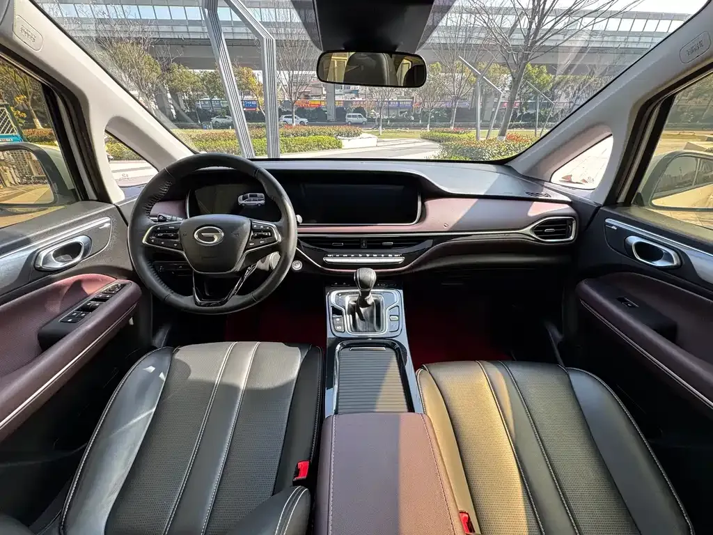 GAC Motor Trumpchi M6 — фото 10