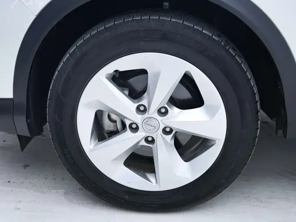 Nissan Qashqai — фото 10