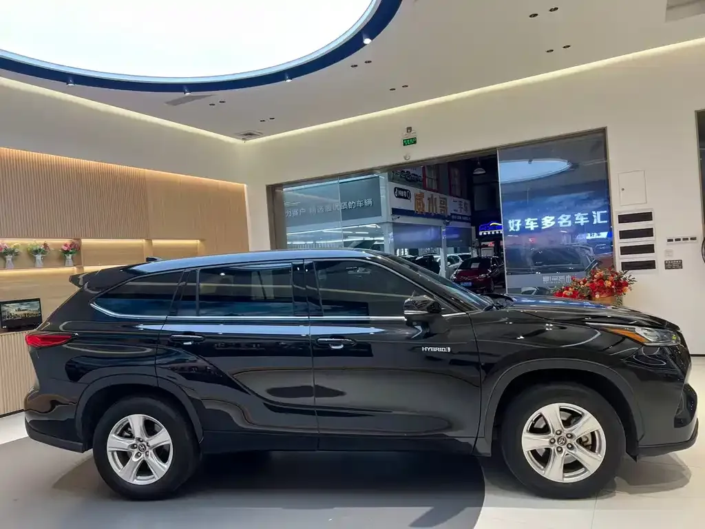 Toyota Highlander — фото 5