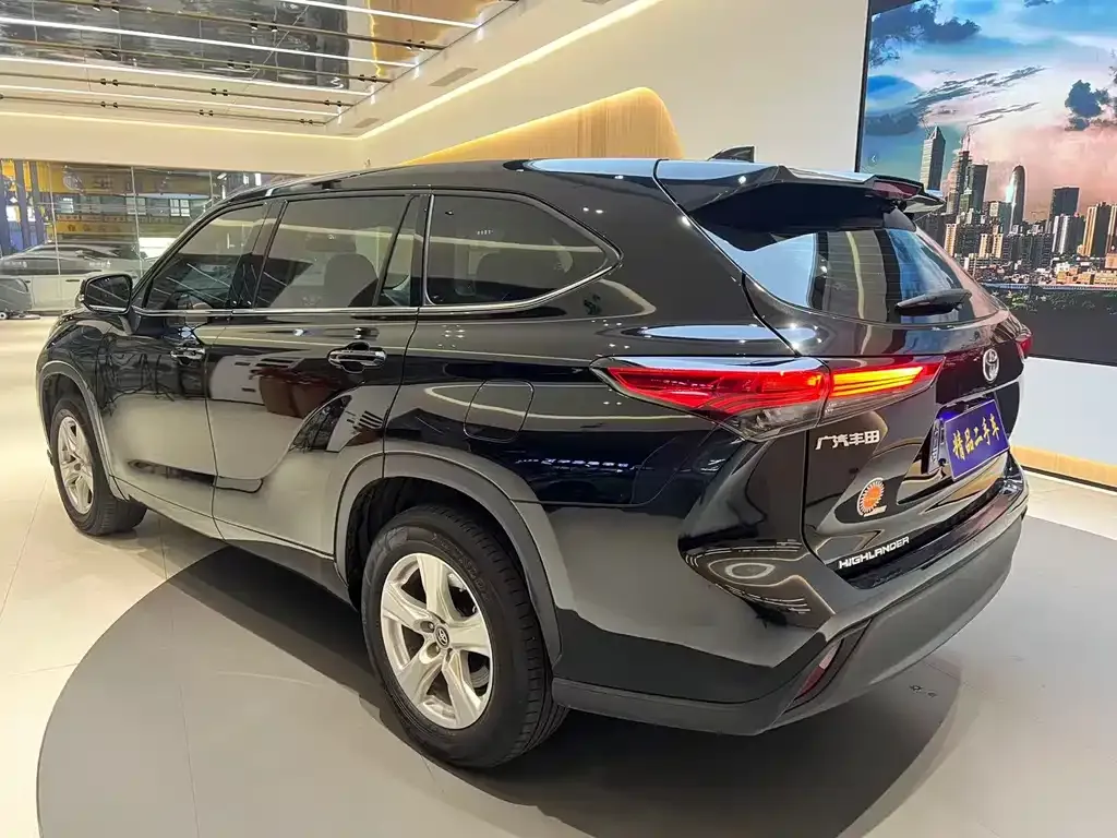 Toyota Highlander — фото 3